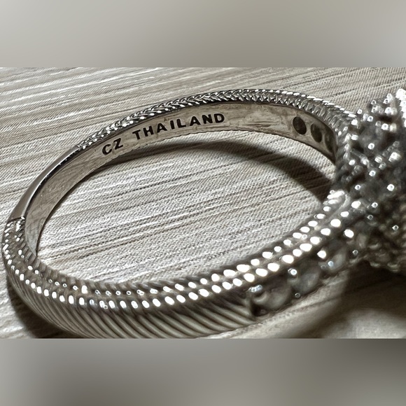 Designer Signed Judith Ripka Sterling Silver Oval Cubic Zirconia Halo Ring - Picture 7 of 15